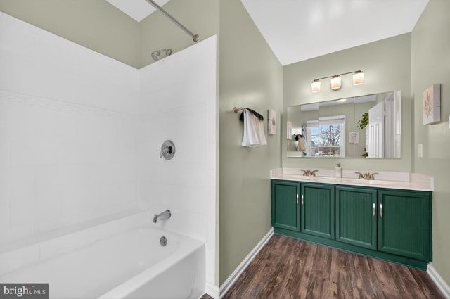 3912 KERNSTOWN CT, Fairfax, VA 22033