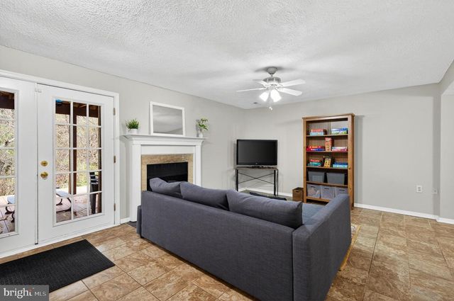 3912 KERNSTOWN CT, Fairfax, VA 22033