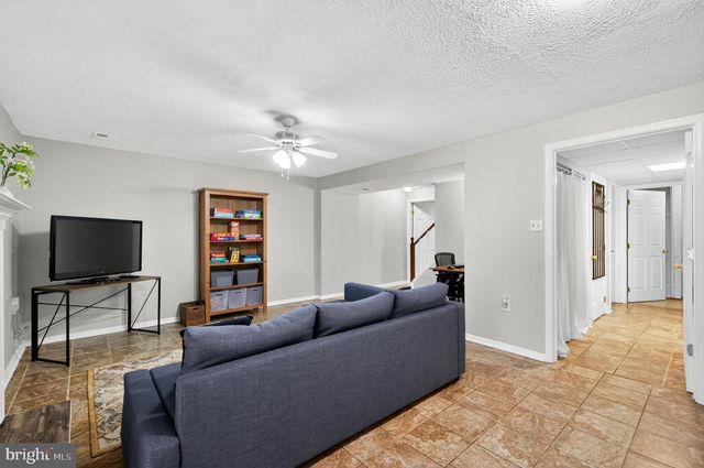 3912 KERNSTOWN CT, Fairfax, VA 22033