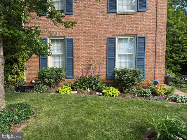 3912 KERNSTOWN CT, Fairfax, VA 22033