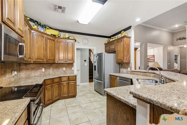 14 Park Lane, Victoria, TX 77904