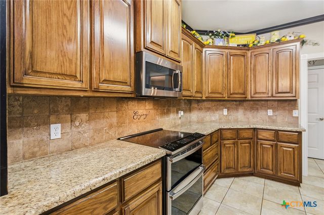 14 Park Lane, Victoria, TX 77904