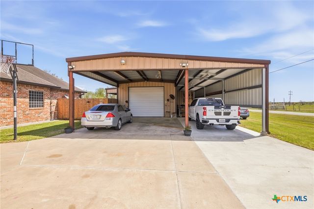 14 Park Lane, Victoria, TX 77904