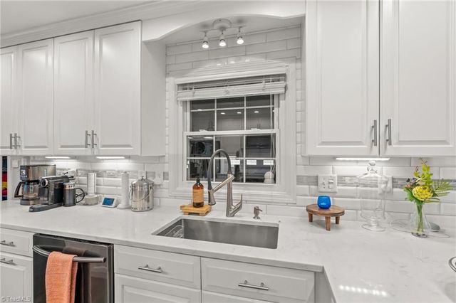 223 Ivy Circle, Advance, NC 27006