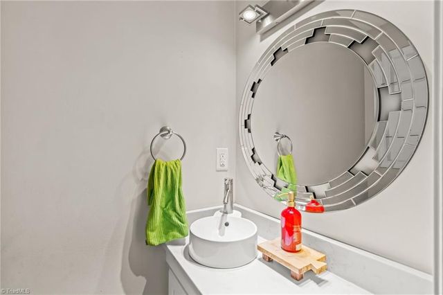 223 Ivy Circle, Advance, NC 27006