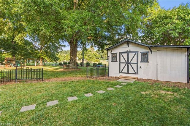 223 Ivy Circle, Advance, NC 27006