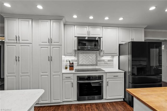 223 Ivy Circle, Advance, NC 27006