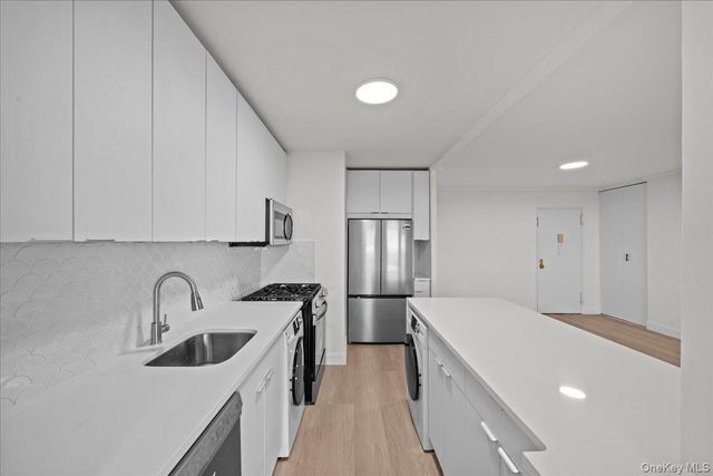 5700 Arlington Avenue 22G, Bronx, NY 10471