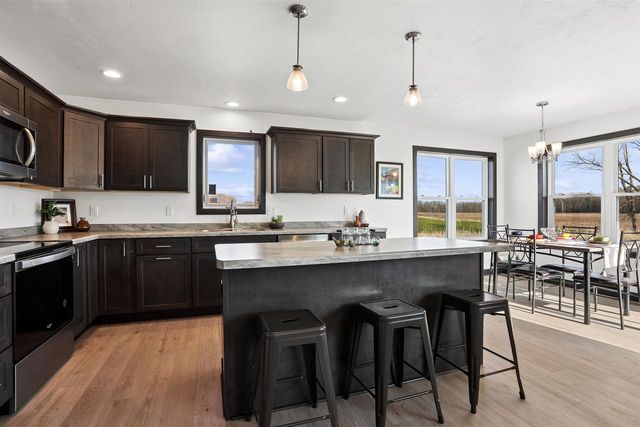 559 SUMMER DRIVE, Brillion, WI 54110