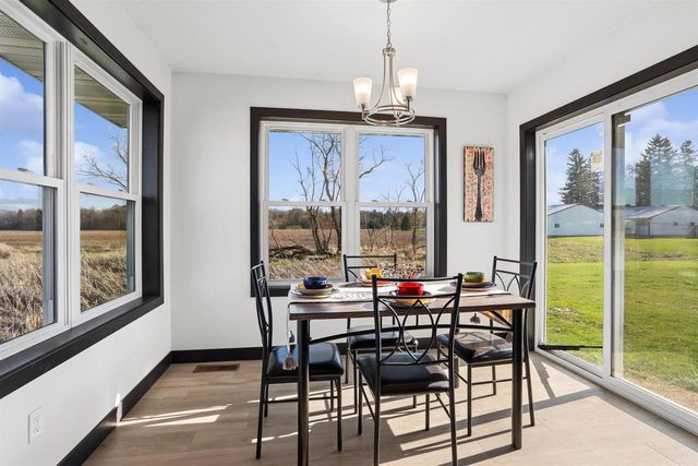 559 SUMMER DRIVE, Brillion, WI 54110
