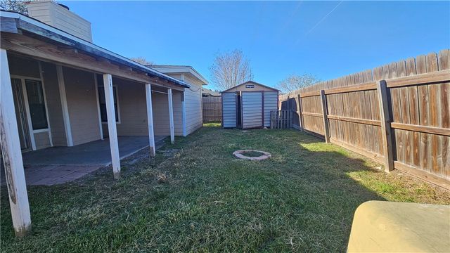 2534 Cresterrace Dr, Corpus Christi, TX 78415