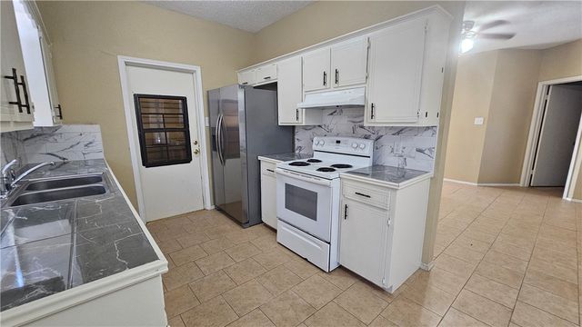 2534 Cresterrace Dr, Corpus Christi, TX 78415