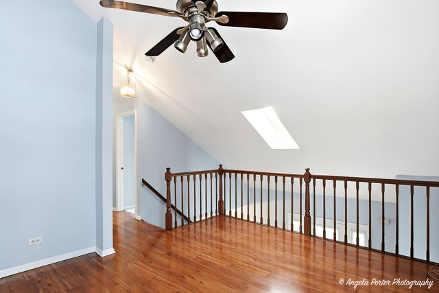 303 College Crossing, Rolling Meadows, IL 60008