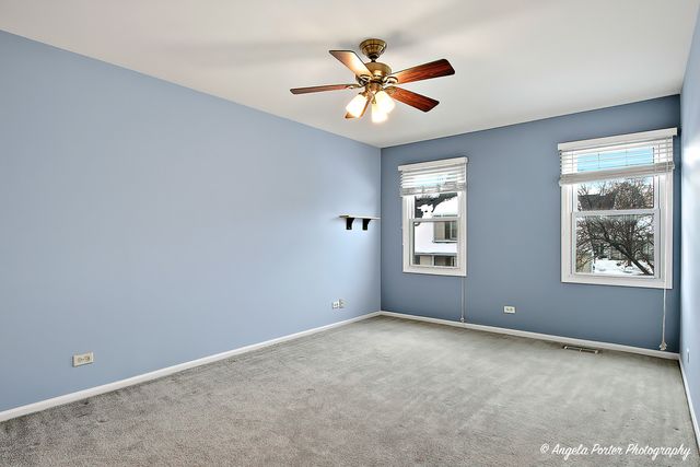 303 College Crossing, Rolling Meadows, IL 60008