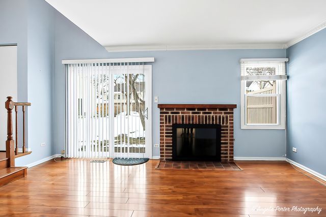 303 College Crossing, Rolling Meadows, IL 60008