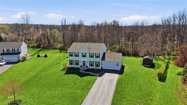 7609 Whispers Lane, Ontario, NY 14519