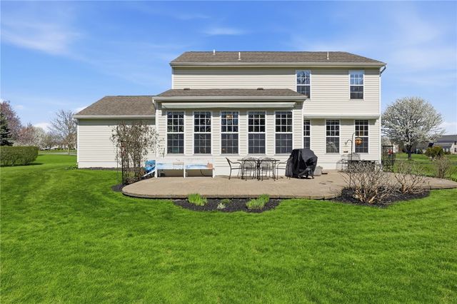 7609 Whispers Lane, Ontario, NY 14519