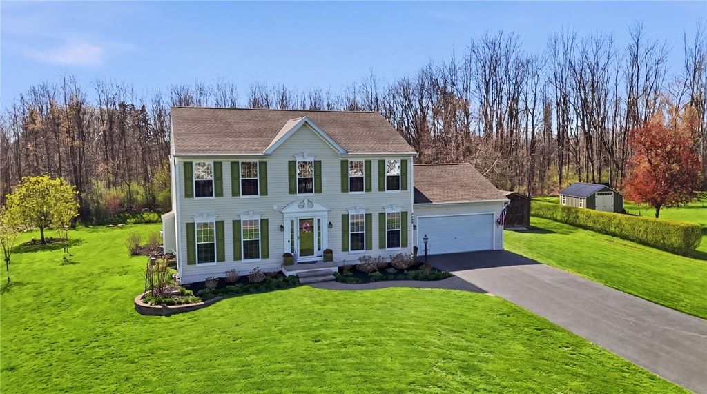 7609 Whispers Lane, Ontario, NY 14519