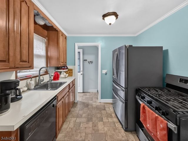 615 Lindegar St, Linden City, NJ 07036