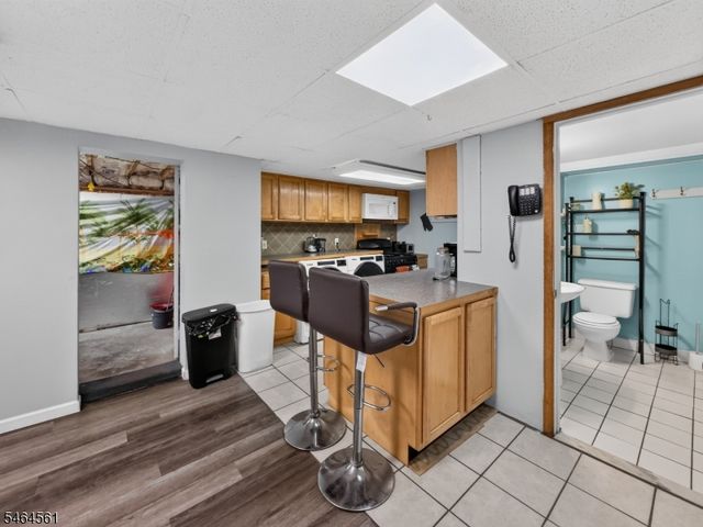 615 Lindegar St, Linden City, NJ 07036