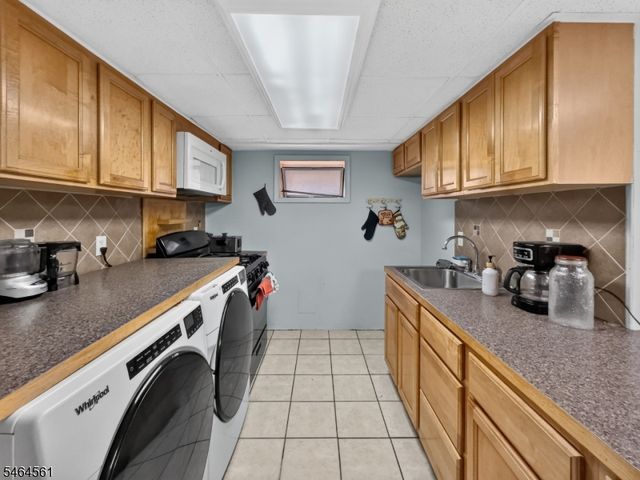 615 Lindegar St, Linden City, NJ 07036