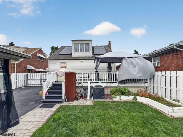 615 Lindegar St, Linden City, NJ 07036