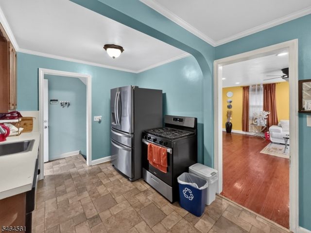 615 Lindegar St, Linden City, NJ 07036