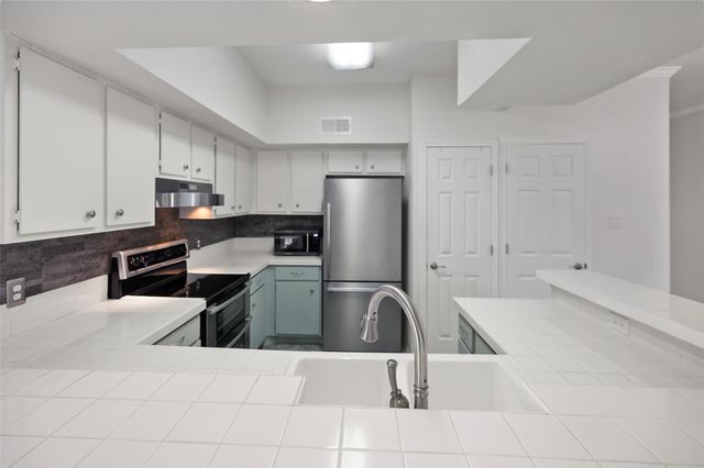 100 April Point Drive S, Conroe, TX 77356