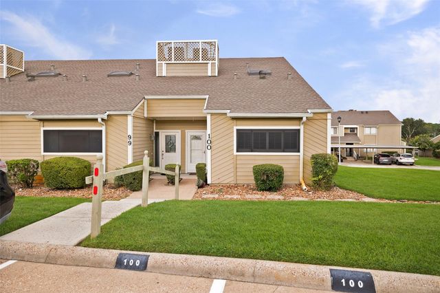100 April Point Drive S, Conroe, TX 77356