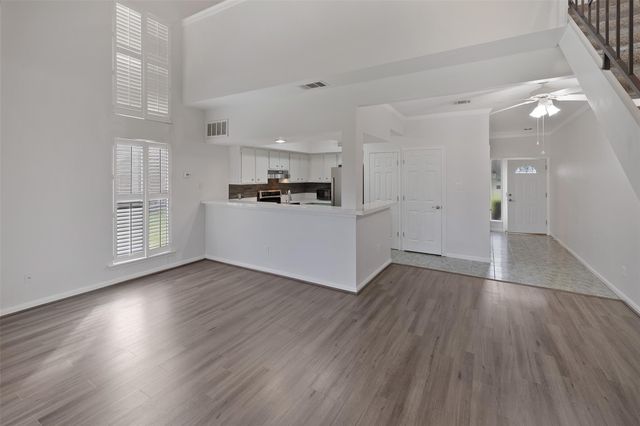 100 April Point Drive S, Conroe, TX 77356