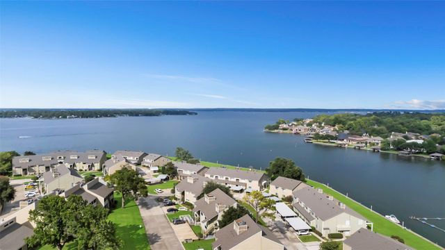 100 April Point Drive S, Conroe, TX 77356