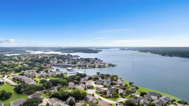 100 April Point Drive S, Conroe, TX 77356