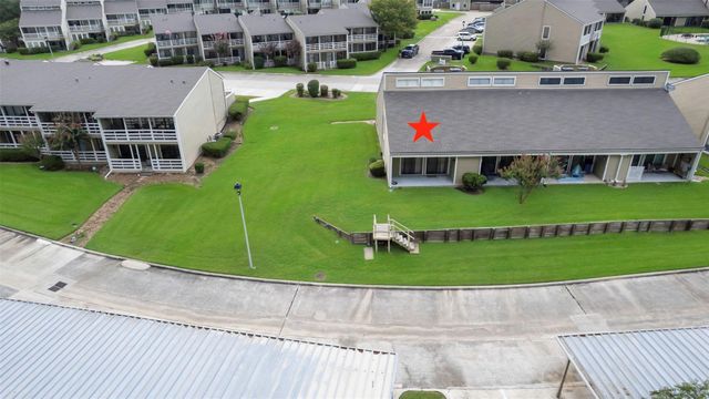 100 April Point Drive S, Conroe, TX 77356