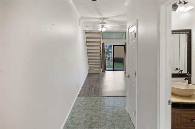 100 April Point Drive S, Conroe, TX 77356