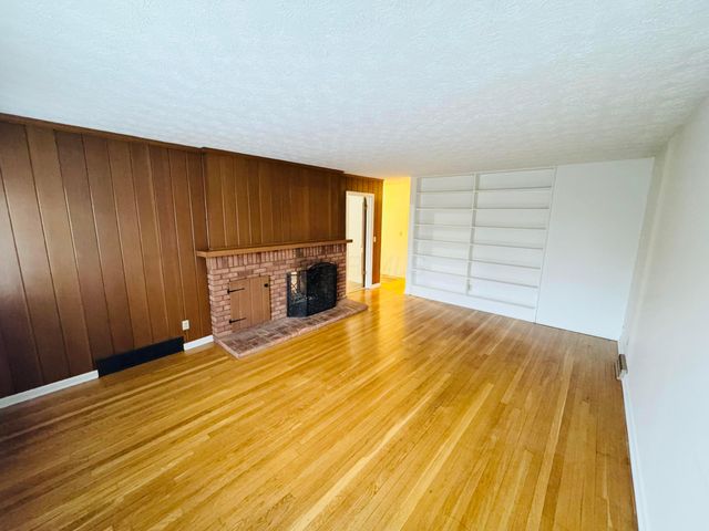 1016 Lambeth Drive, Columbus, OH 43220