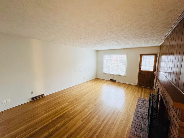 1016 Lambeth Drive, Columbus, OH 43220