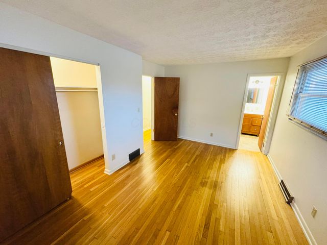 1016 Lambeth Drive, Columbus, OH 43220