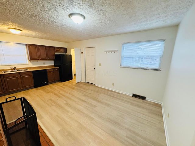 1016 Lambeth Drive, Columbus, OH 43220