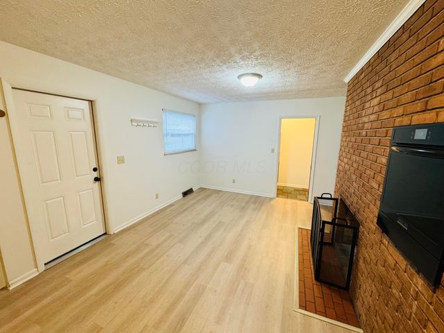 1016 Lambeth Drive, Columbus, OH 43220