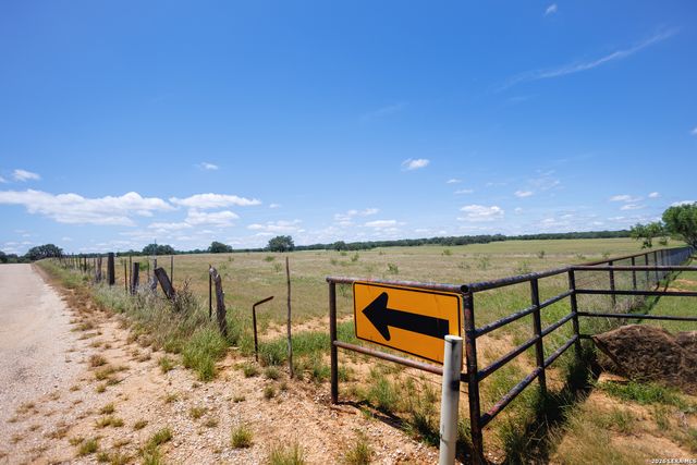TBD W FM 2200, Devine, TX 78016