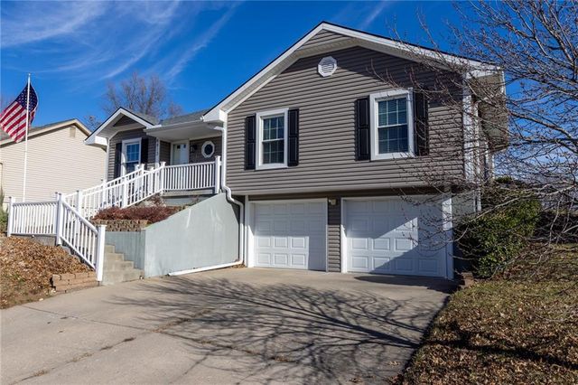 6813 T Gabbert Drive, Pleasant Valley, MO 64068