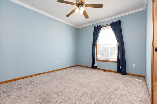 6813 T Gabbert Drive, Pleasant Valley, MO 64068