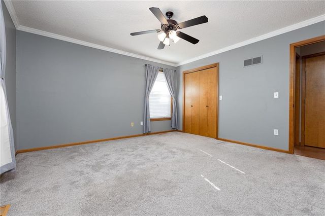 6813 T Gabbert Drive, Pleasant Valley, MO 64068