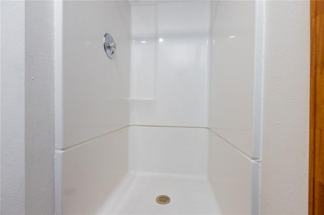 6813 T Gabbert Drive, Pleasant Valley, MO 64068