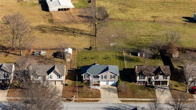 6813 T Gabbert Drive, Pleasant Valley, MO 64068