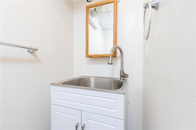 6813 T Gabbert Drive, Pleasant Valley, MO 64068