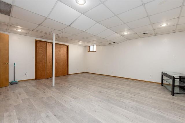 6813 T Gabbert Drive, Pleasant Valley, MO 64068