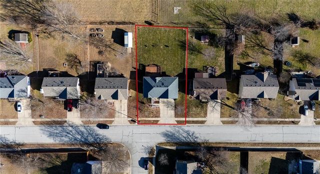 6813 T Gabbert Drive, Pleasant Valley, MO 64068