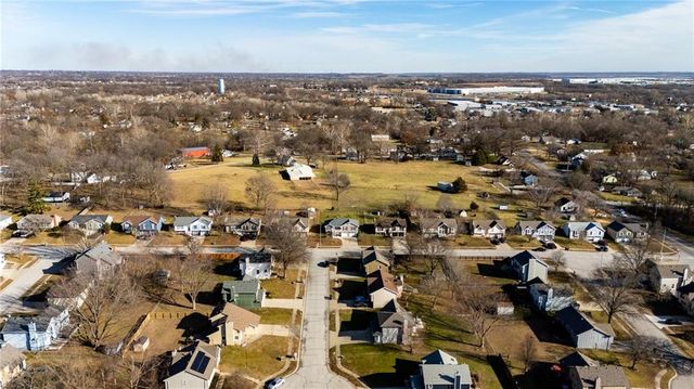 6813 T Gabbert Drive, Pleasant Valley, MO 64068