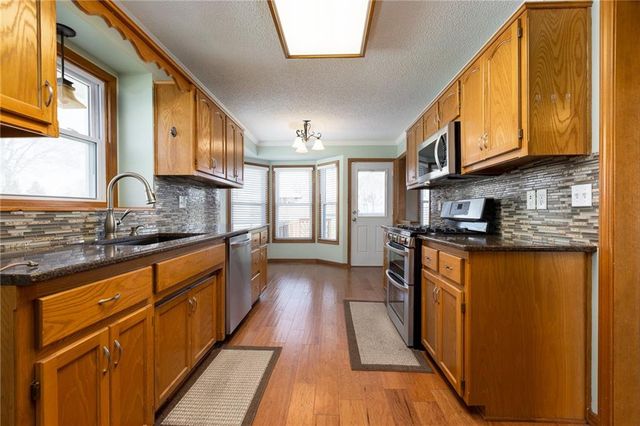 6813 T Gabbert Drive, Pleasant Valley, MO 64068